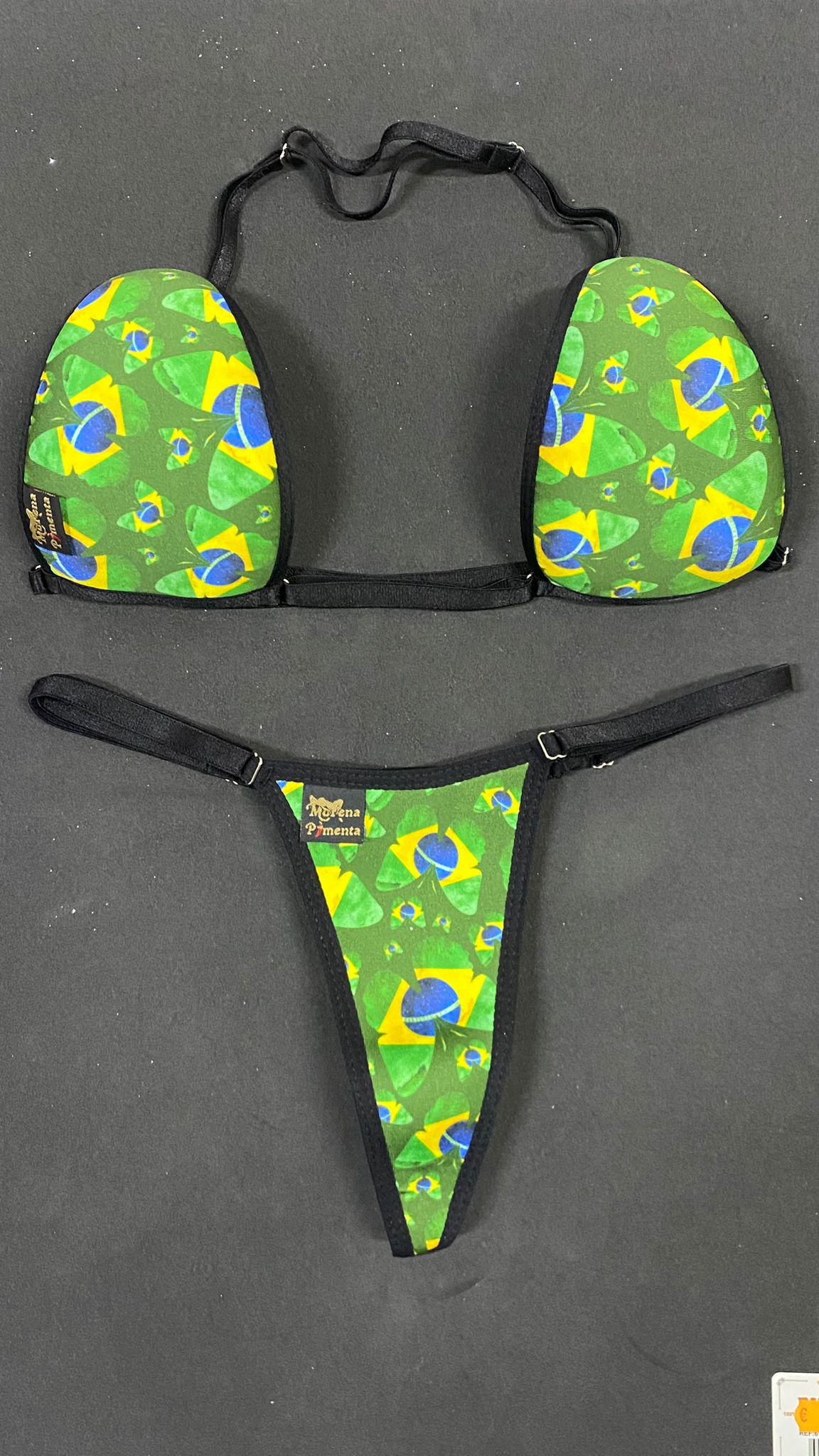 Bikíni fita brasileiro de tecido estampa Brasil