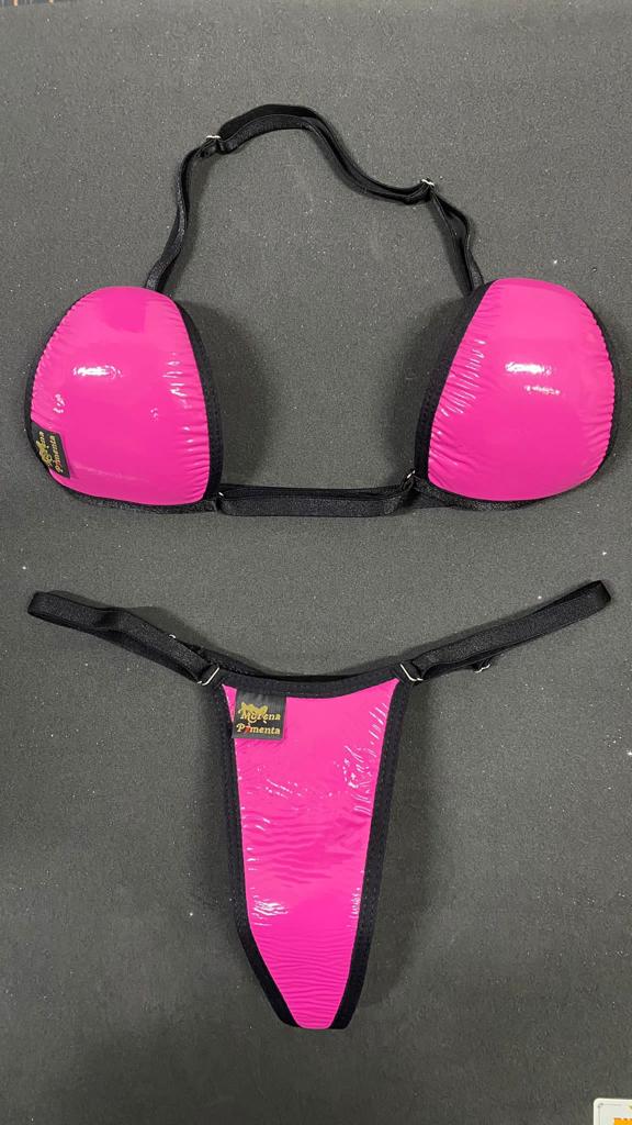 Bikíni fita brasileiro de tecido rosa neon
