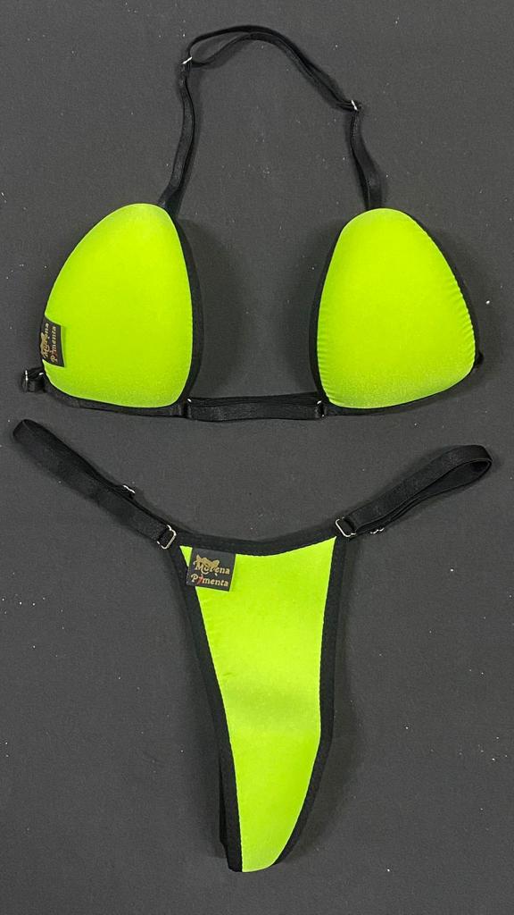 Bikíni fita brasileiro de tecido amarelo neon